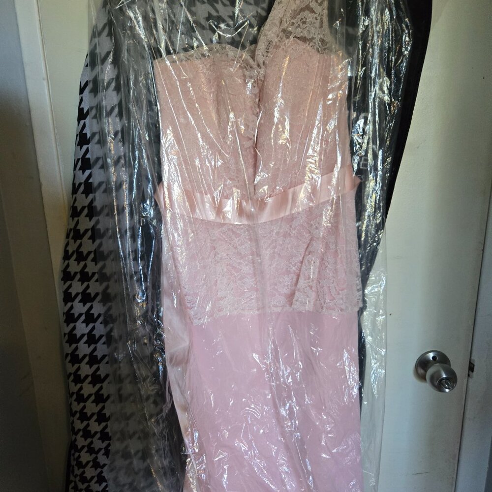 Dress - Picture 3 of 4
